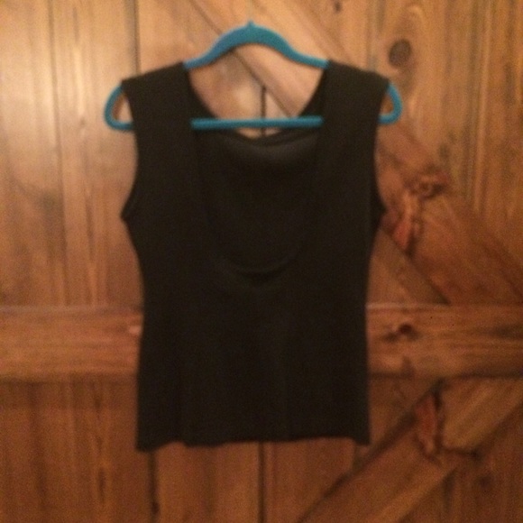Ann Klein scoop back blouse. - Picture 2 of 2